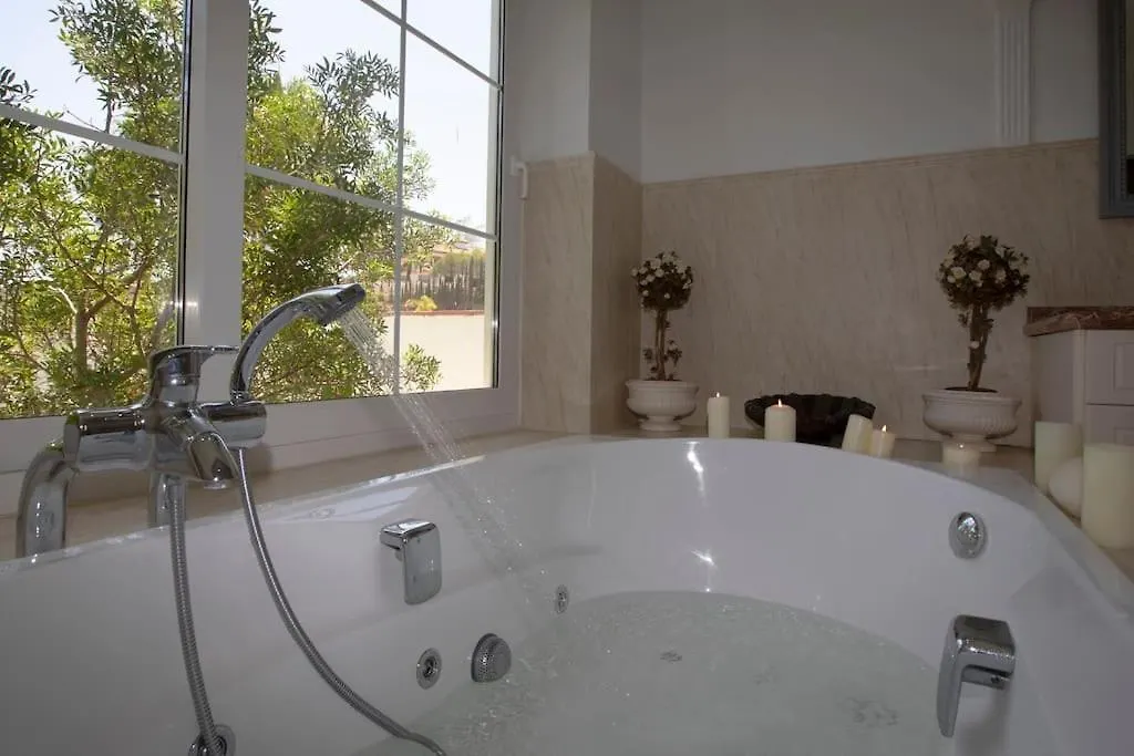 R35 Spacious Private Villa&Pool Marbella Villa