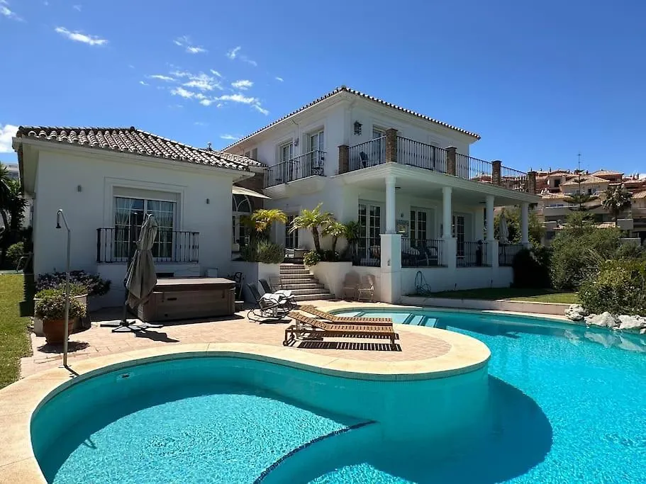 R35 Spacious Private Villa&Pool Marbella Villa