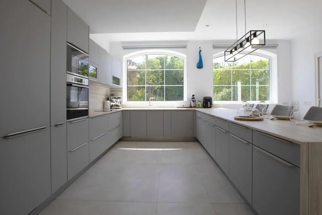 R35 Spacious Private Villa&Pool Marbella